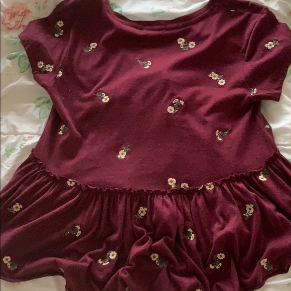 Maroon Floral Ruffle Tee - Picture 3 of 4